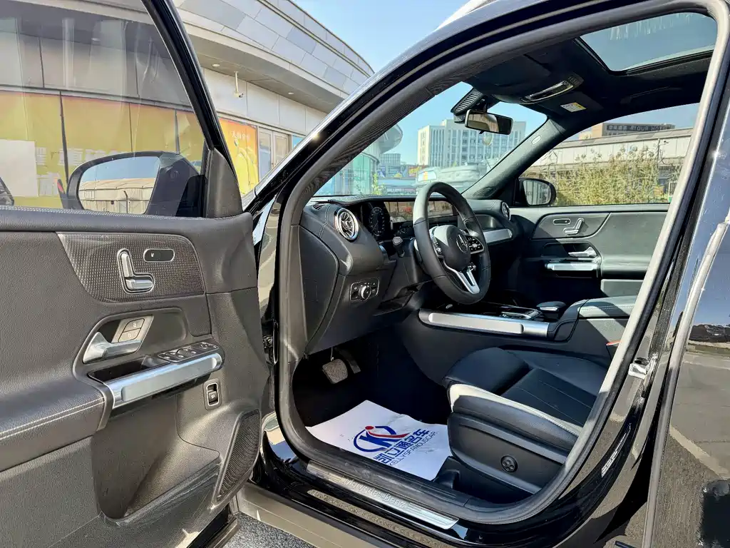 Mercedes-Benz GLB — миниатюра 9