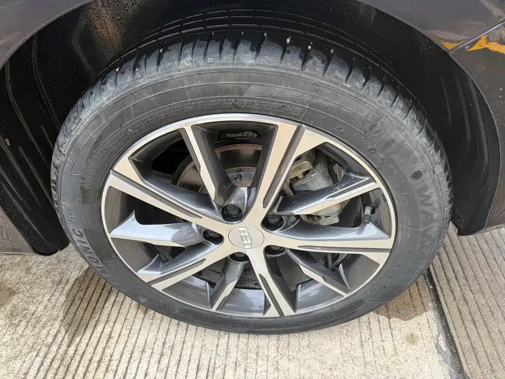 Geely Emgrand — миниатюра 9
