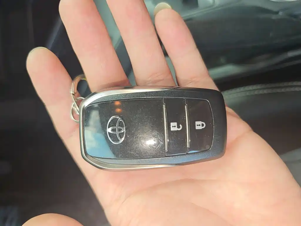 Toyota RAV4 — миниатюра 9