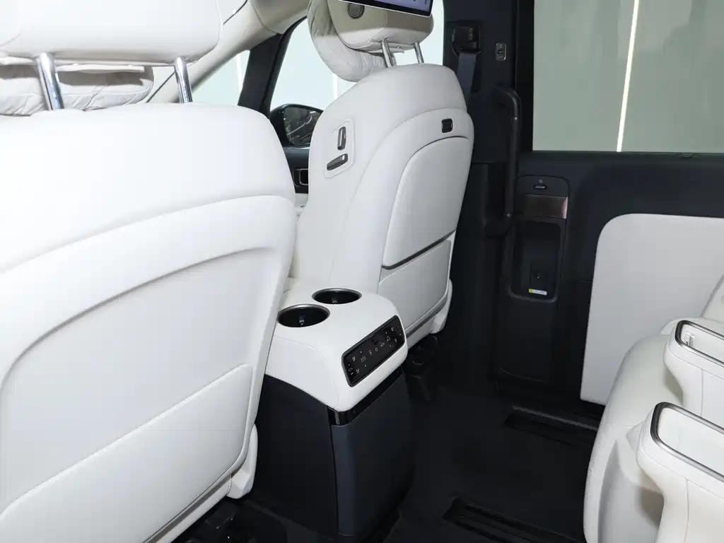 Li Auto Li MEGA — миниатюра 15