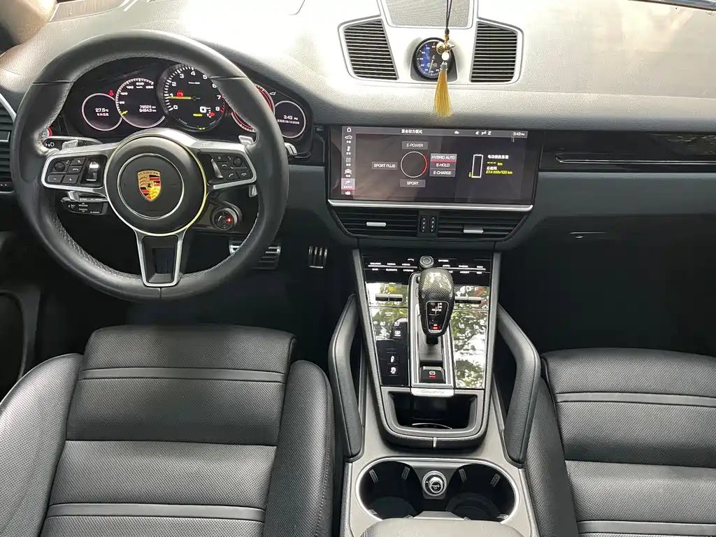 Porsche Cayenne Hybrid — миниатюра 12