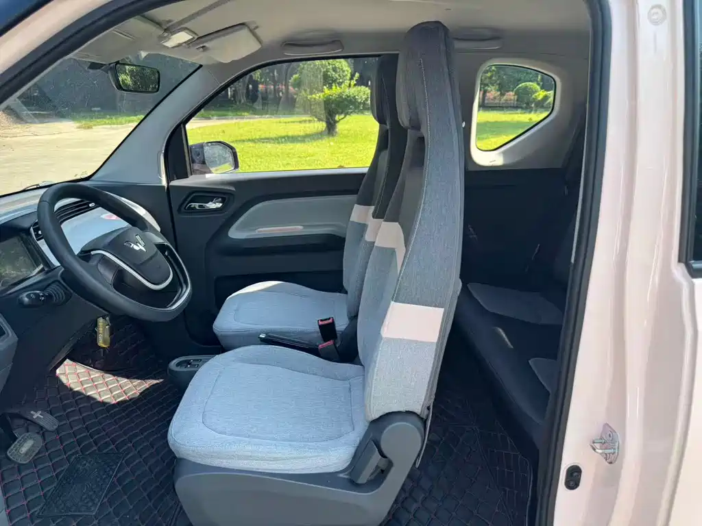 Wuling MINIEV — миниатюра 5