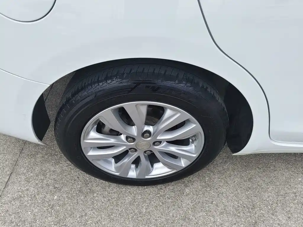 Buick Excelle — миниатюра 15