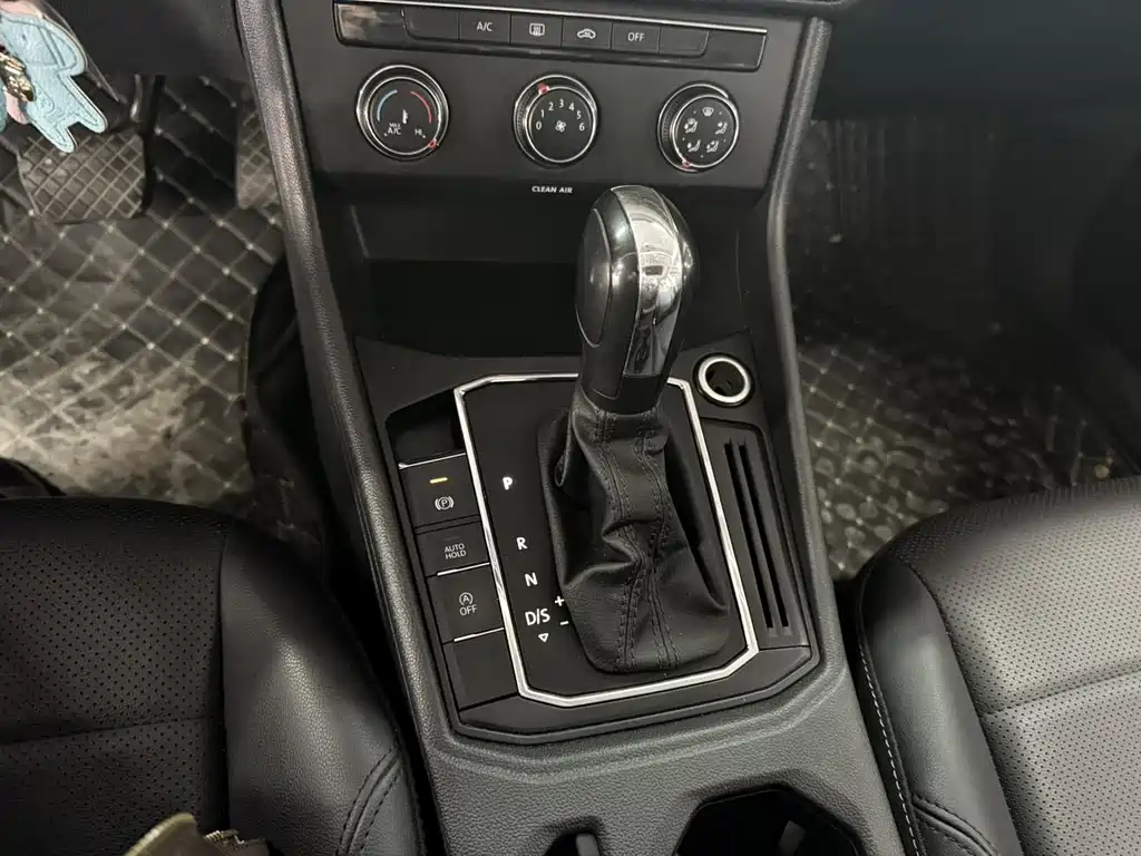 Volkswagen Lavida — миниатюра 17