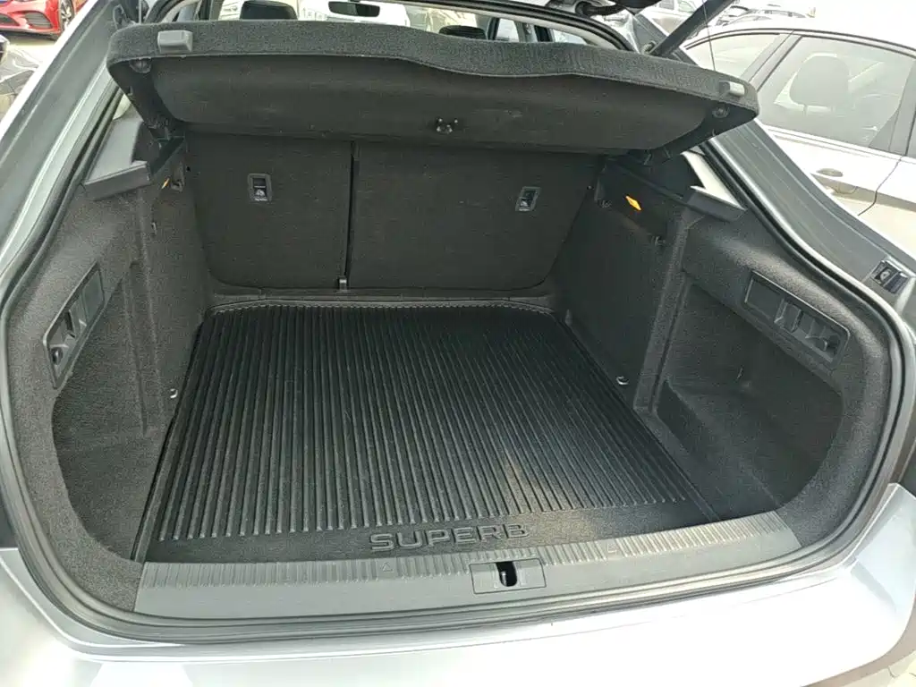 Skoda Superb — миниатюра 19