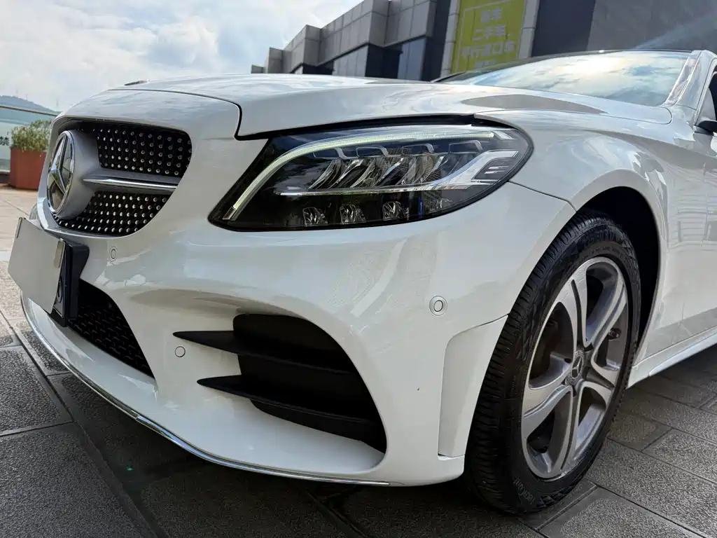 Mercedes-Benz C-Class — миниатюра 13