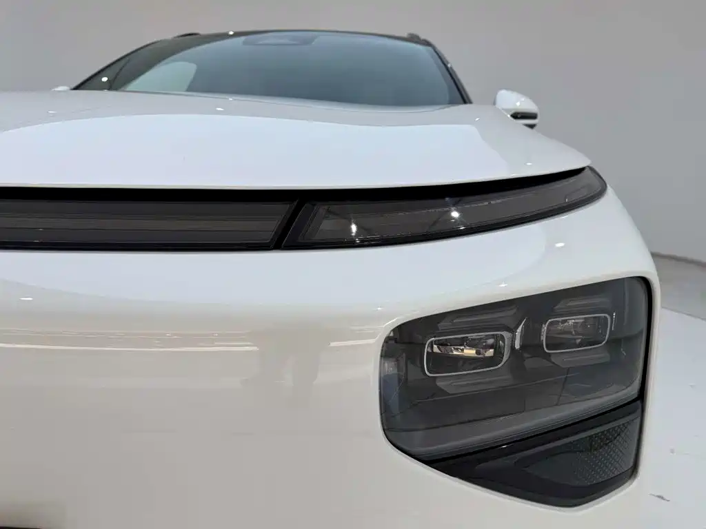 XPeng G9 — миниатюра 2