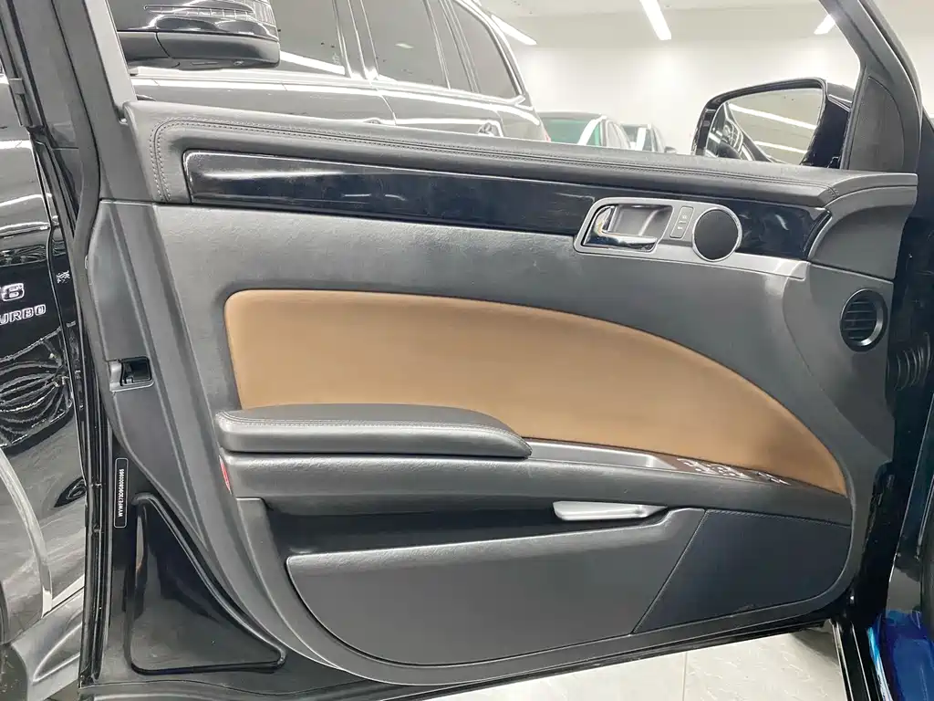 Volkswagen Phaeton — миниатюра 10