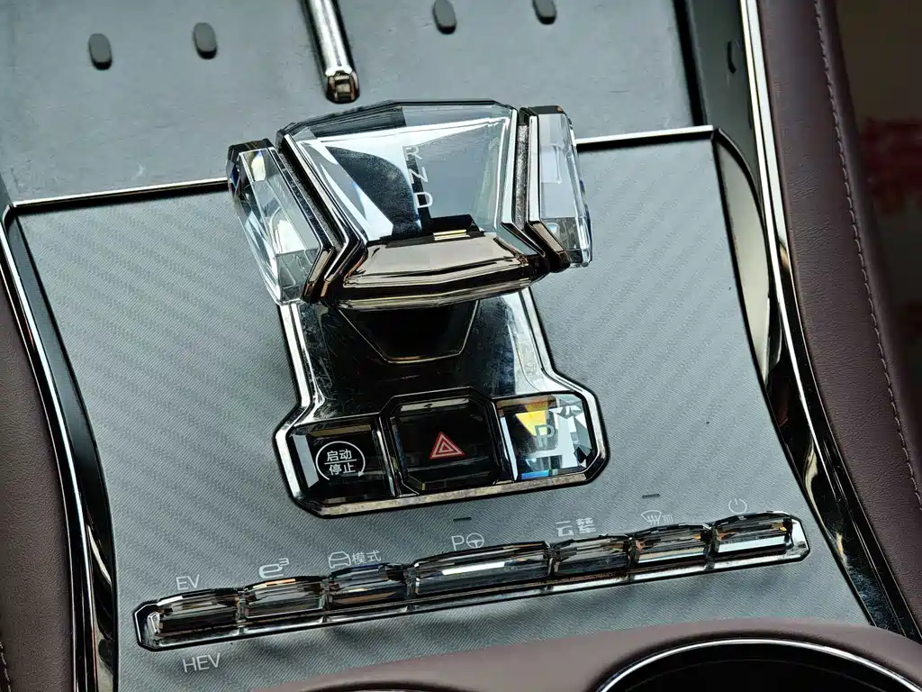 Denza Denza Z9GT — миниатюра 8