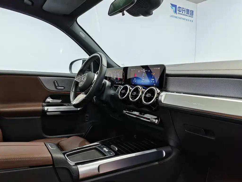 Mercedes-Benz GLB — миниатюра 15