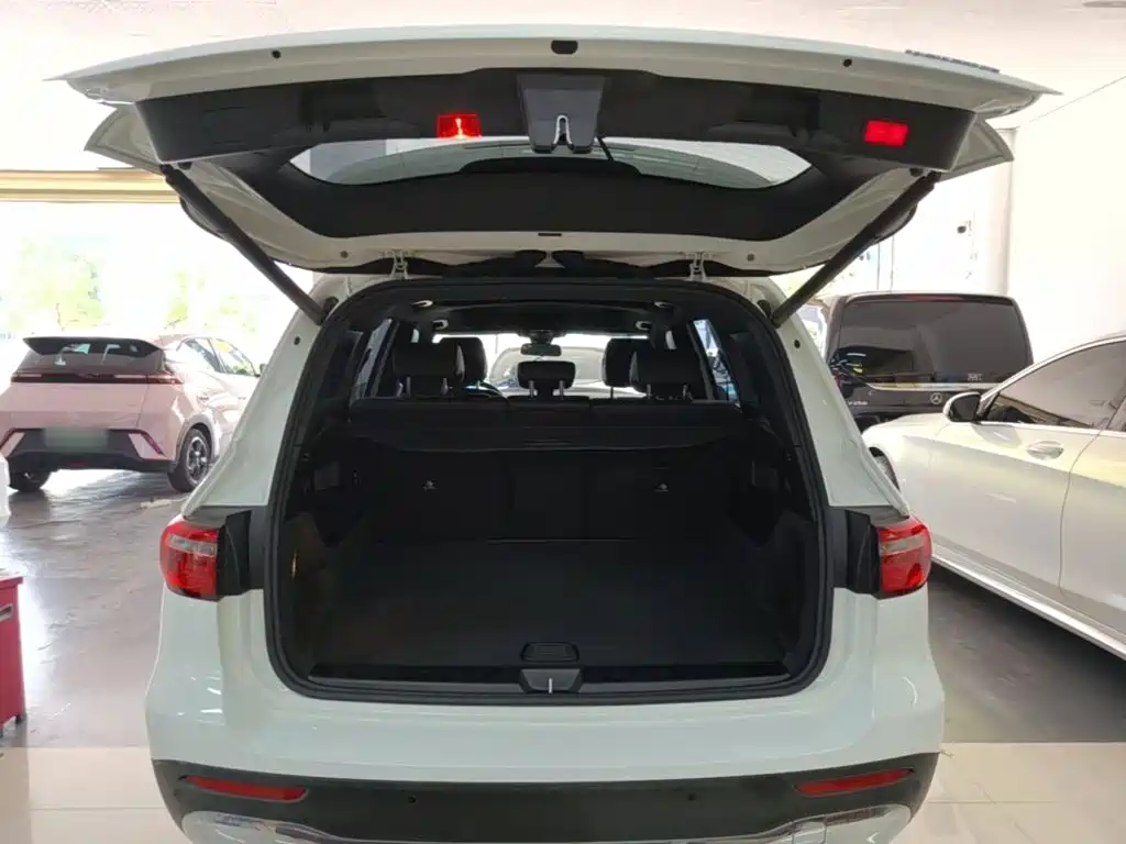 Mercedes-Benz GLB — миниатюра 19