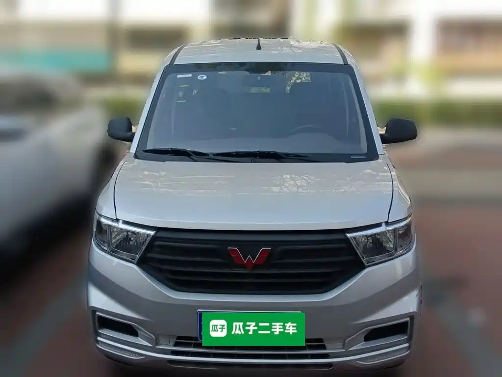 Wuling Hongguang V — миниатюра 2