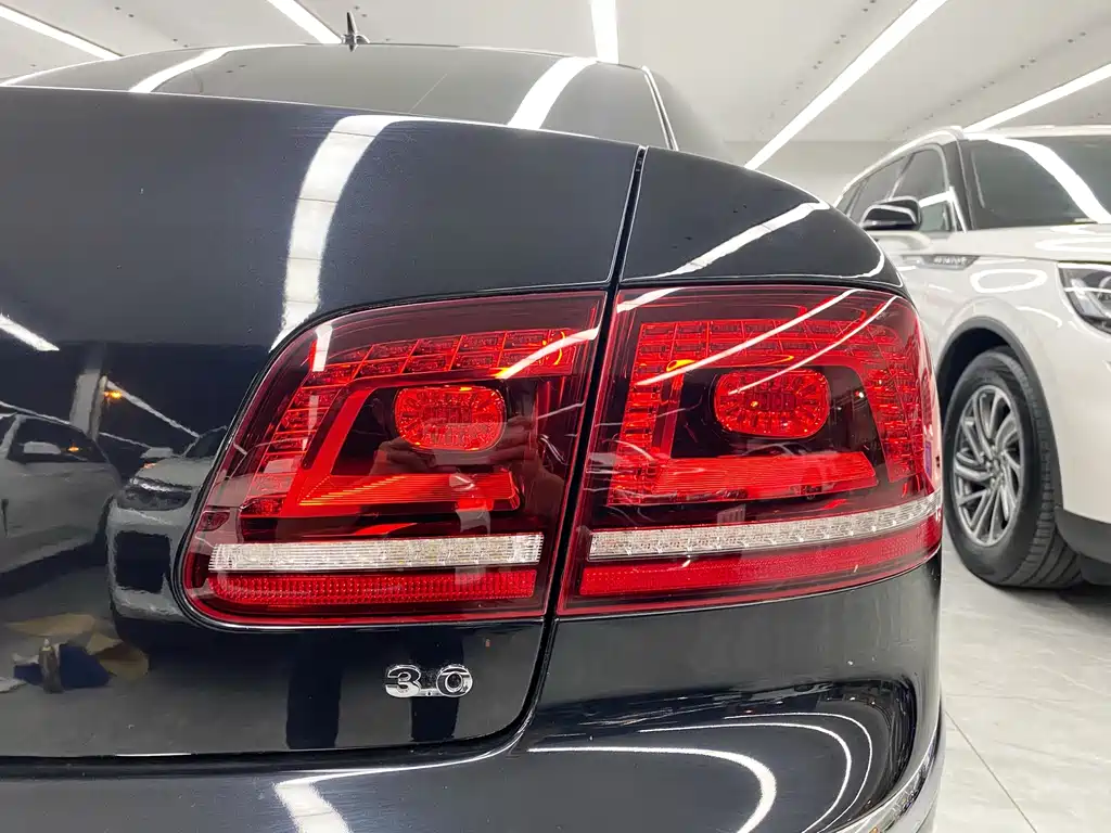 Volkswagen Phaeton — миниатюра 22