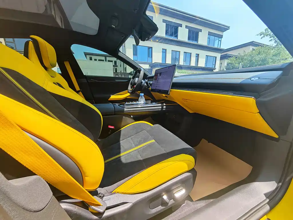 Xiaomi SU7 Ultra 2025 Ultra