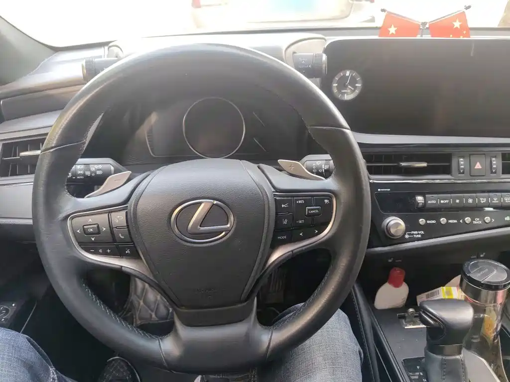 Lexus ES — миниатюра 3