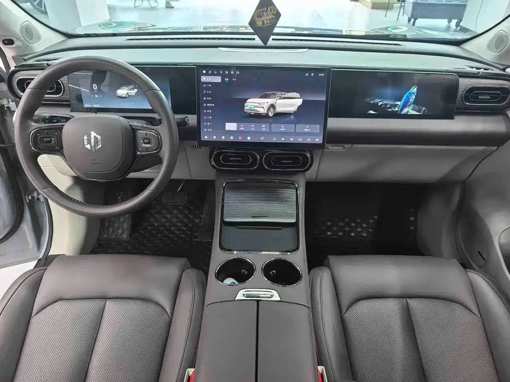 Leapmotor Leapmotor C11 — миниатюра 6