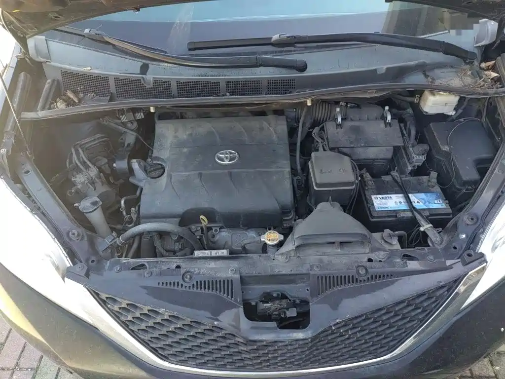 Toyota Sienna — миниатюра 16