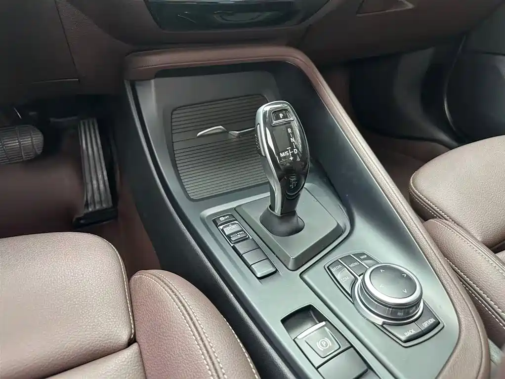 BMW X1 2022 sDrive25Li Lead