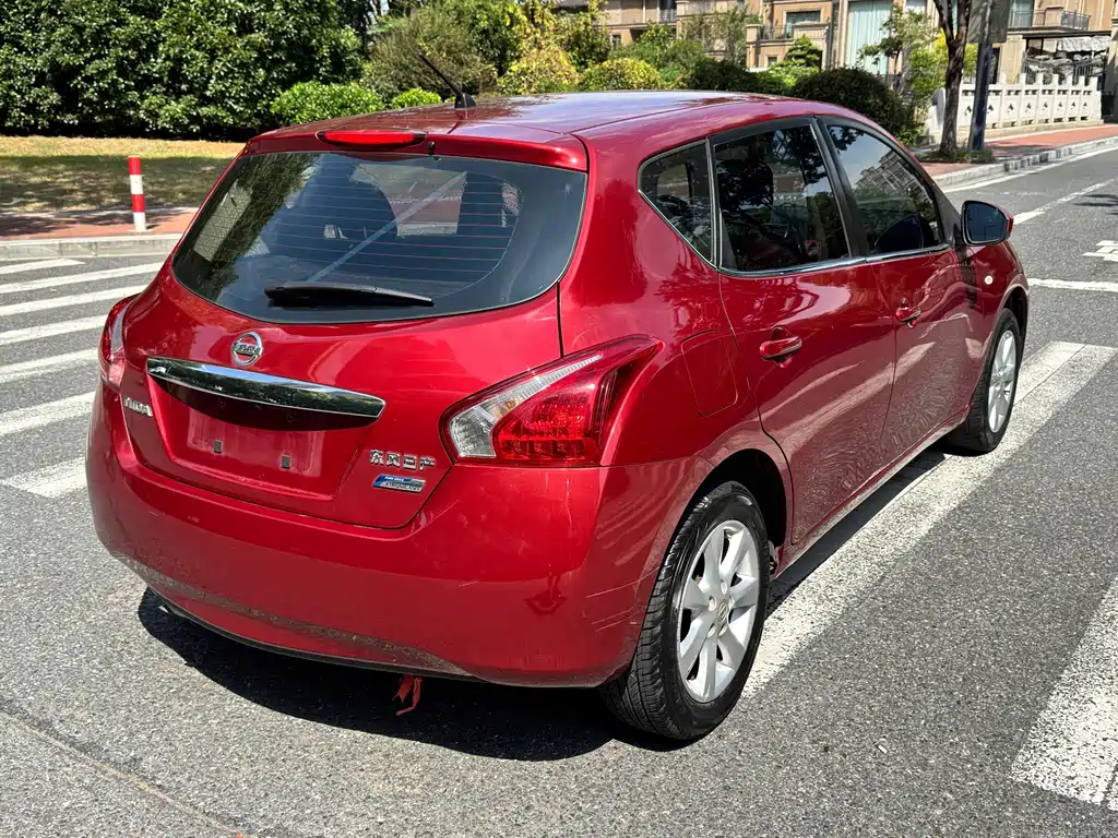 Nissan Tiida — миниатюра 7