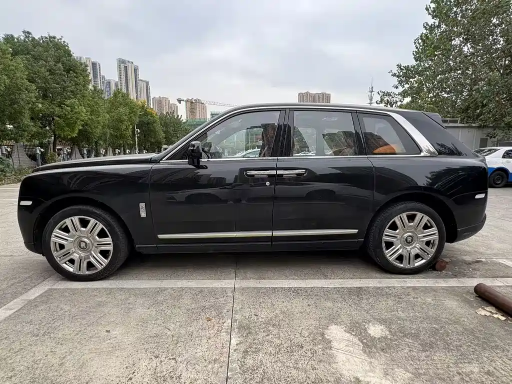 Rolls-Royce Cullinan — миниатюра 5