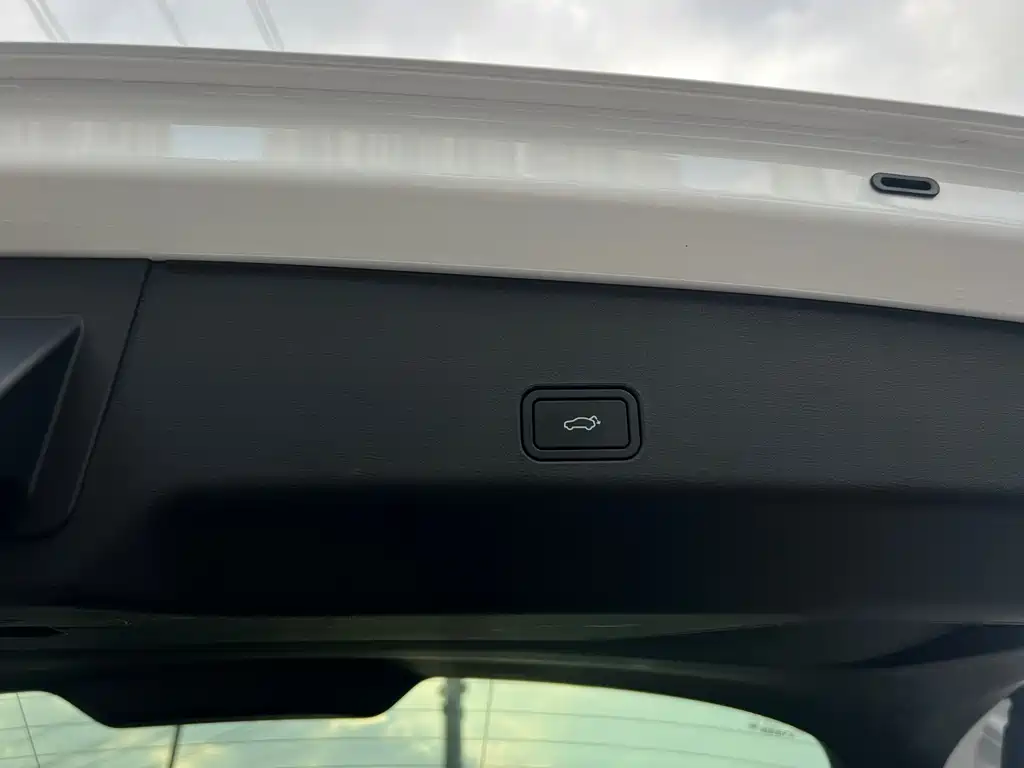 Geely Xingyue L — миниатюра 31