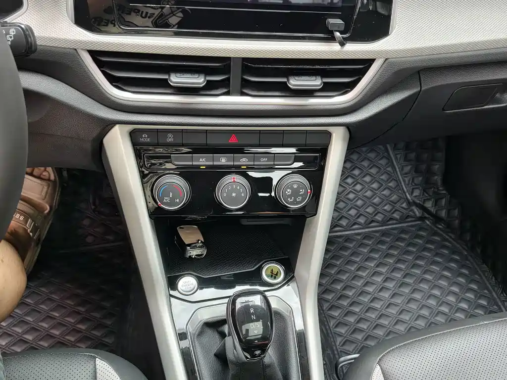 Volkswagen T-Roc — миниатюра 11