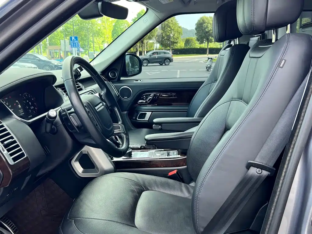 Land Rover Range Rover — миниатюра 5