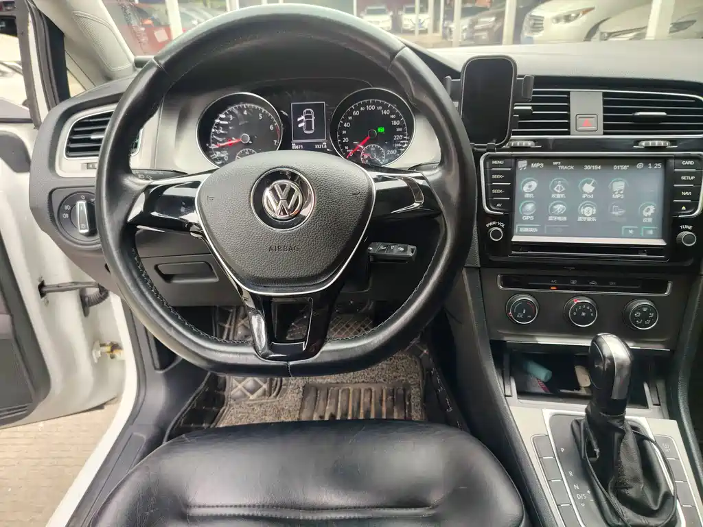 Volkswagen Golf — миниатюра 9
