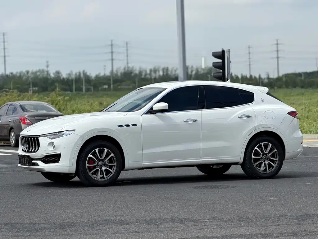 Maserati Levante — миниатюра 10