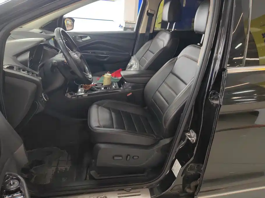Ford Kuga — миниатюра 9