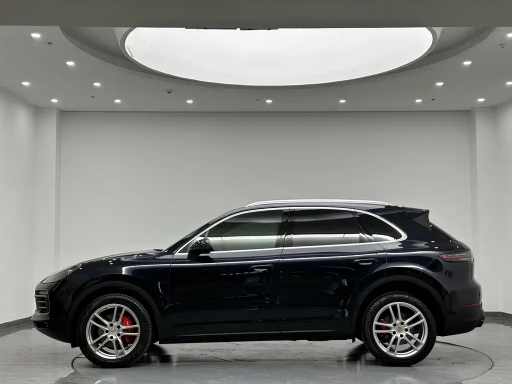 Porsche Cayenne — миниатюра 5