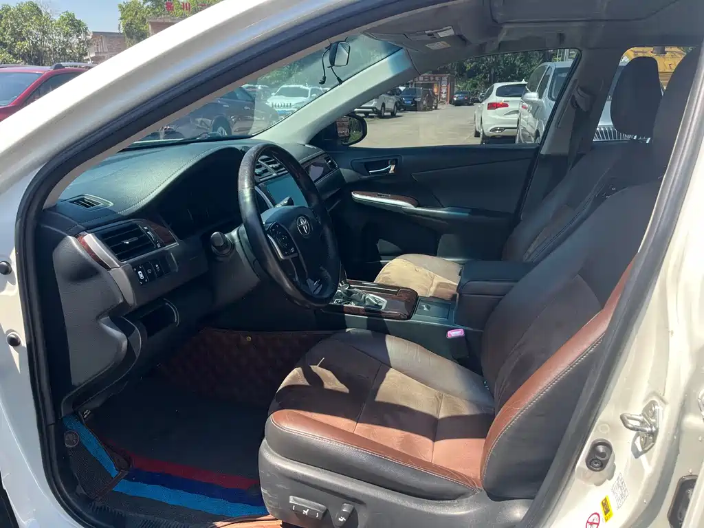 Toyota Camry — миниатюра 11