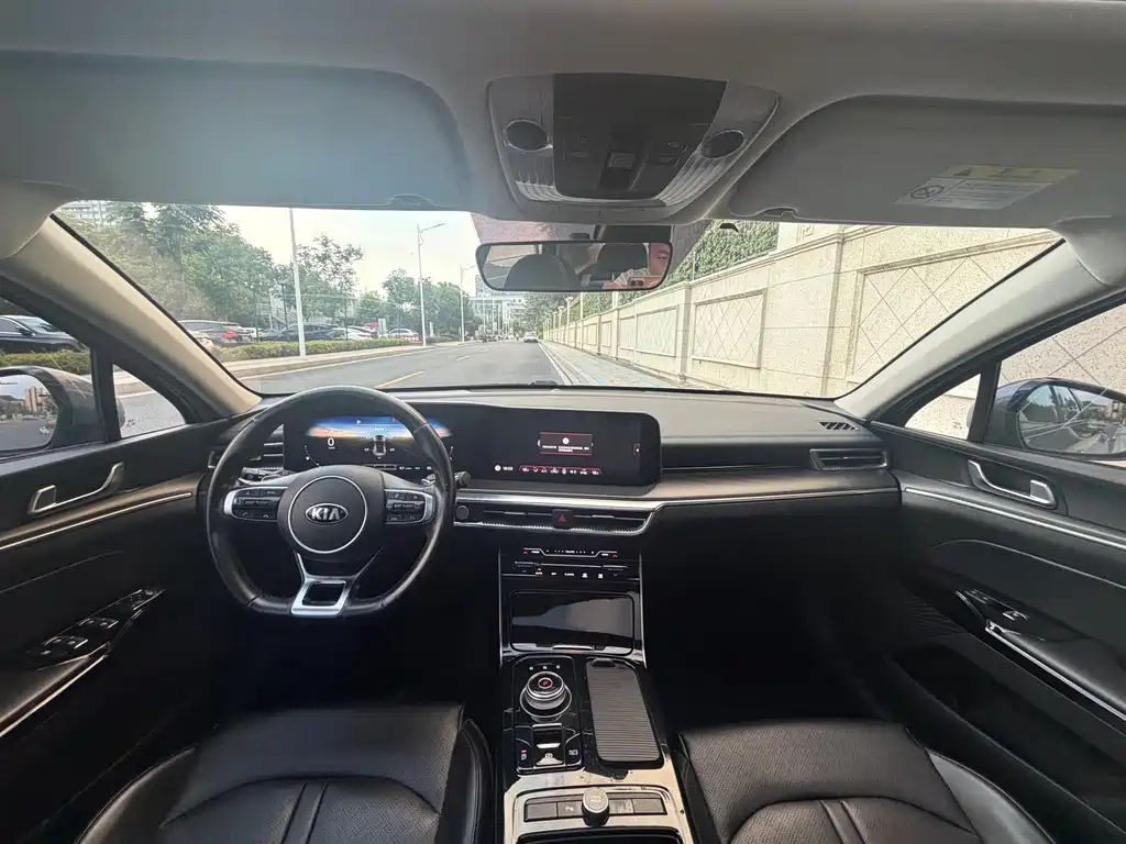 Kia K5 - фото 8