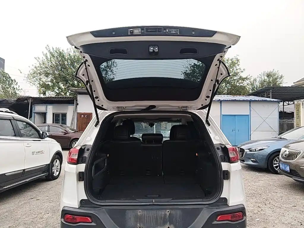 Jeep Cherokee — миниатюра 19