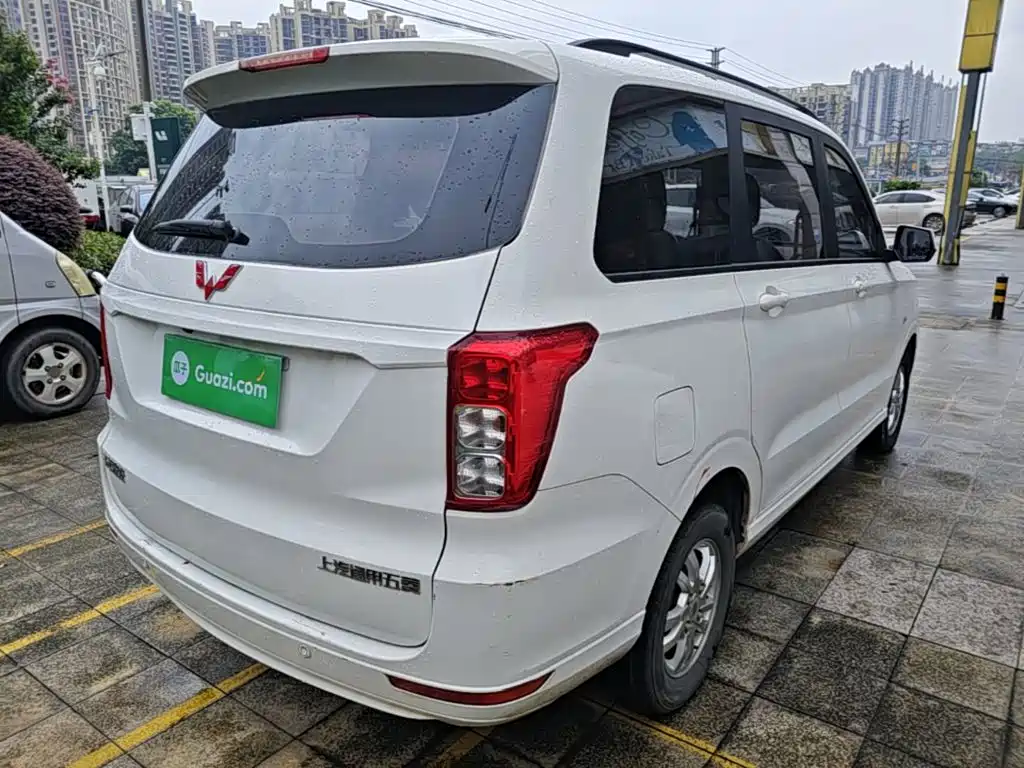 Wuling Hongguang — миниатюра 7