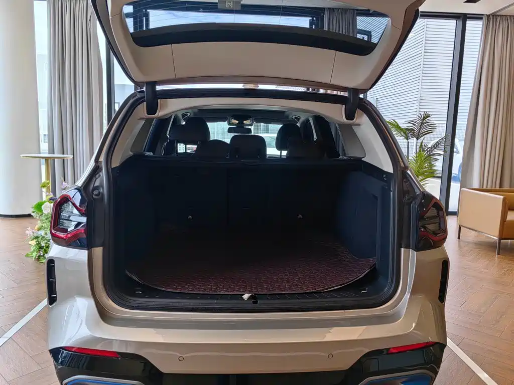 BMW iX3 — миниатюра 12