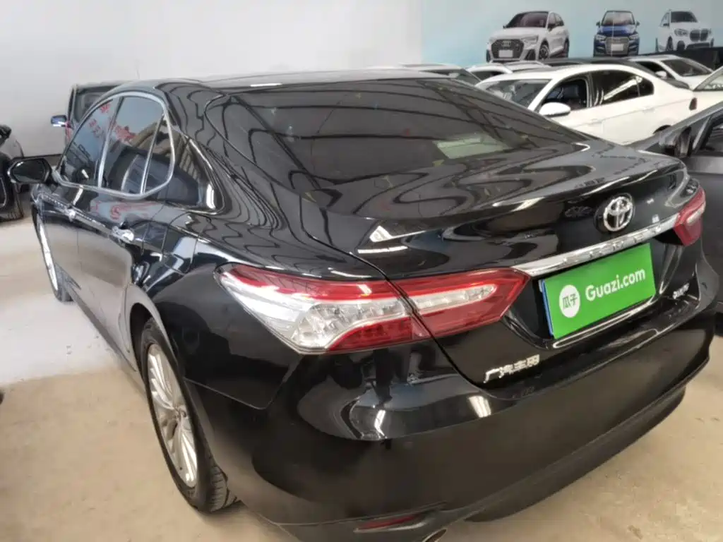 Toyota Camry — миниатюра 5