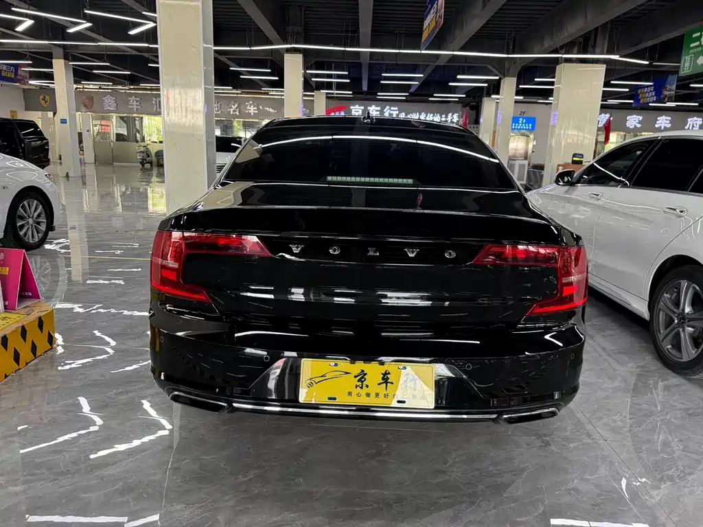 Volvo S90 — миниатюра 11