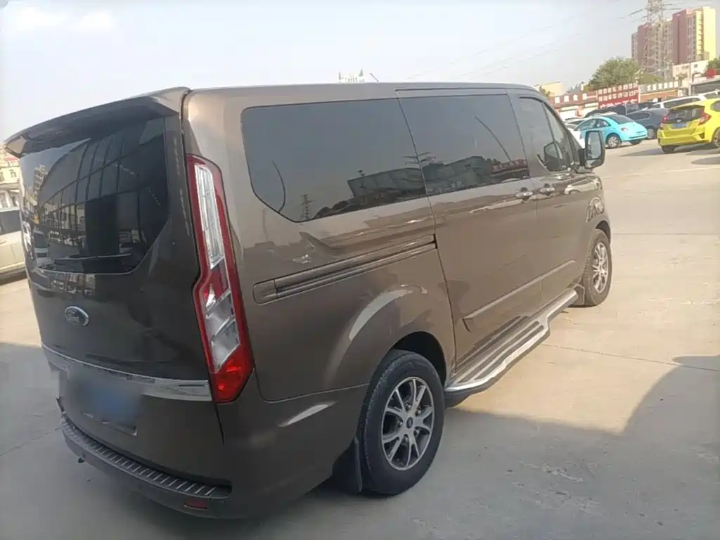 Ford Tourneo — миниатюра 7