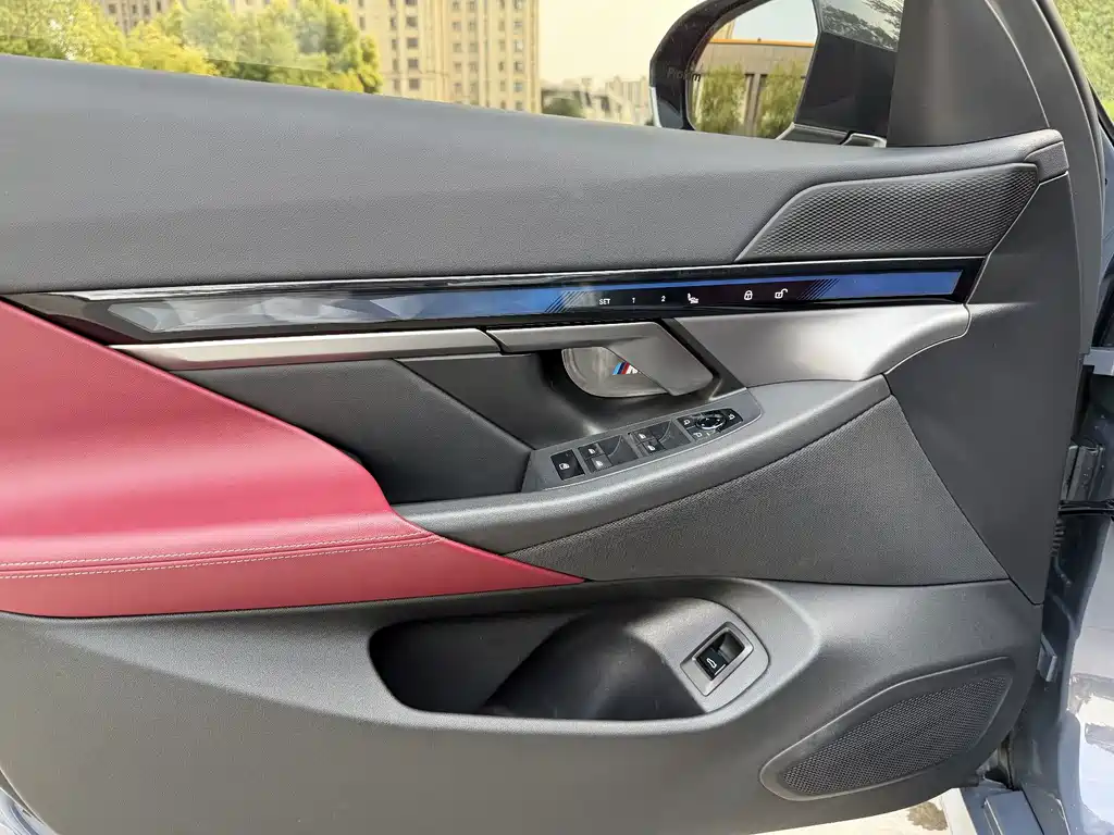 BMW i5 — миниатюра 21
