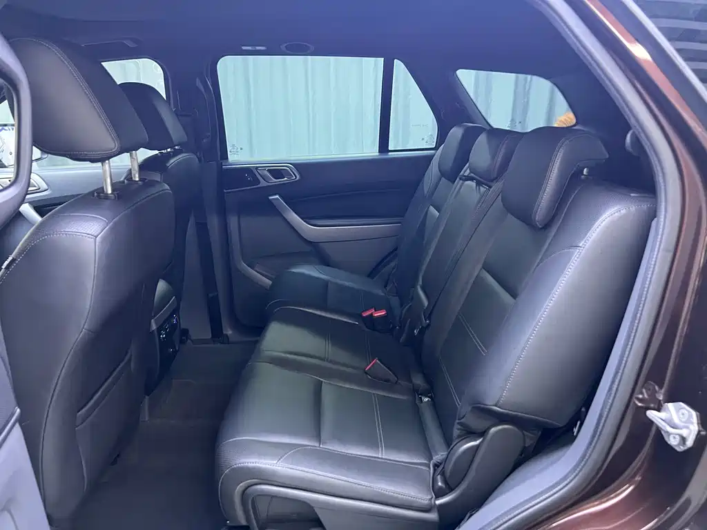 Ford Everest — миниатюра 16