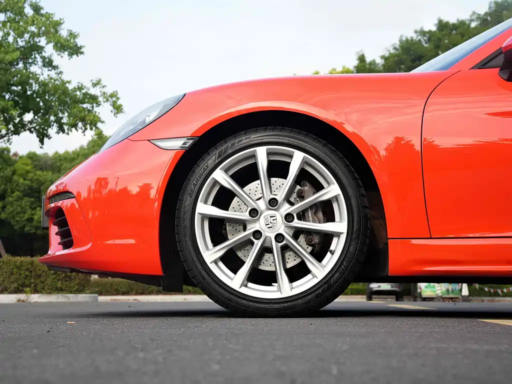 PORSCHE 718