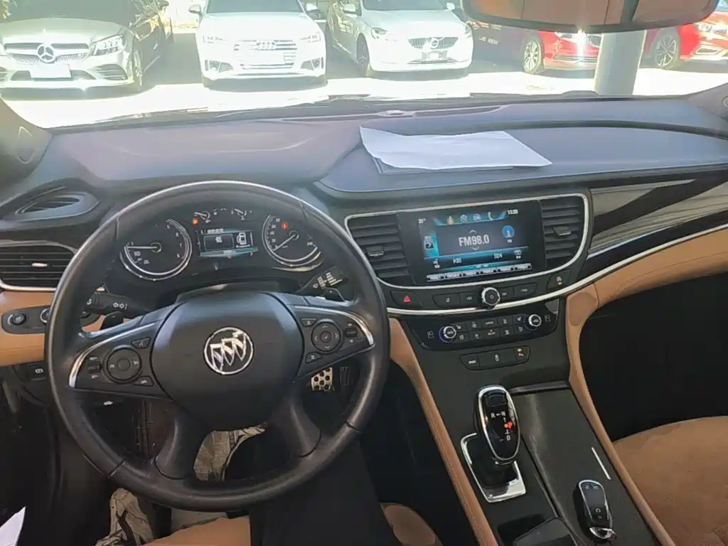 Buick LaCrosse — миниатюра 10