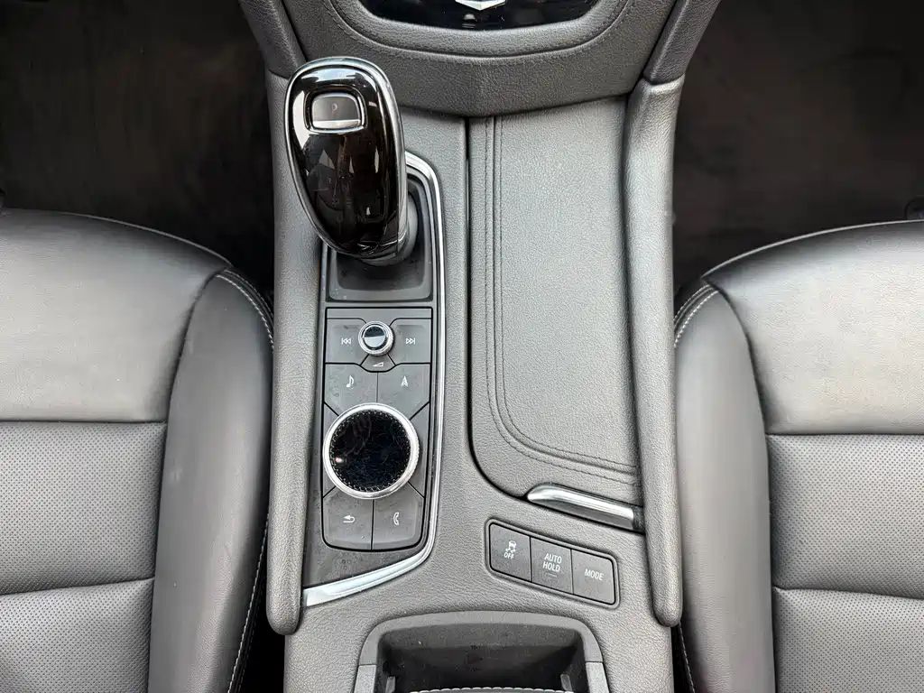 Cadillac XT6 — миниатюра 9