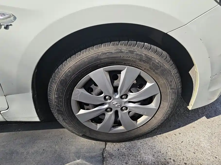 Hyundai Verna — миниатюра 6