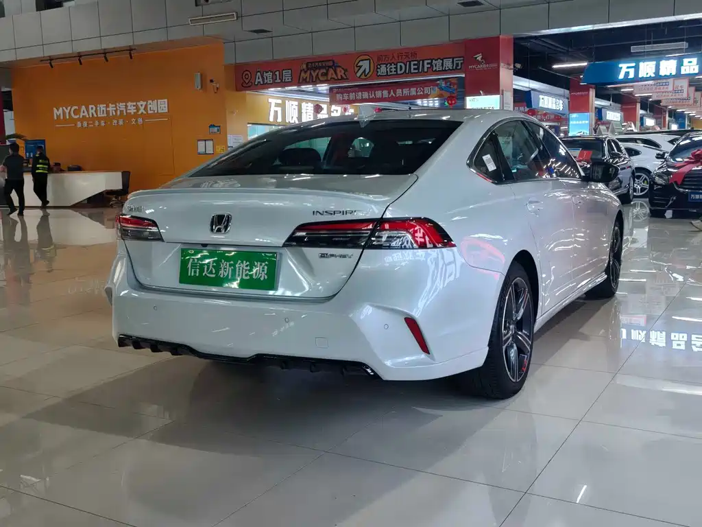 Honda Inspire PHEV — миниатюра 6
