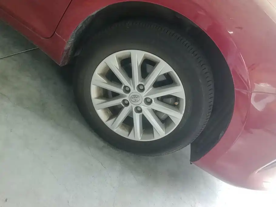 Toyota Camry — миниатюра 6