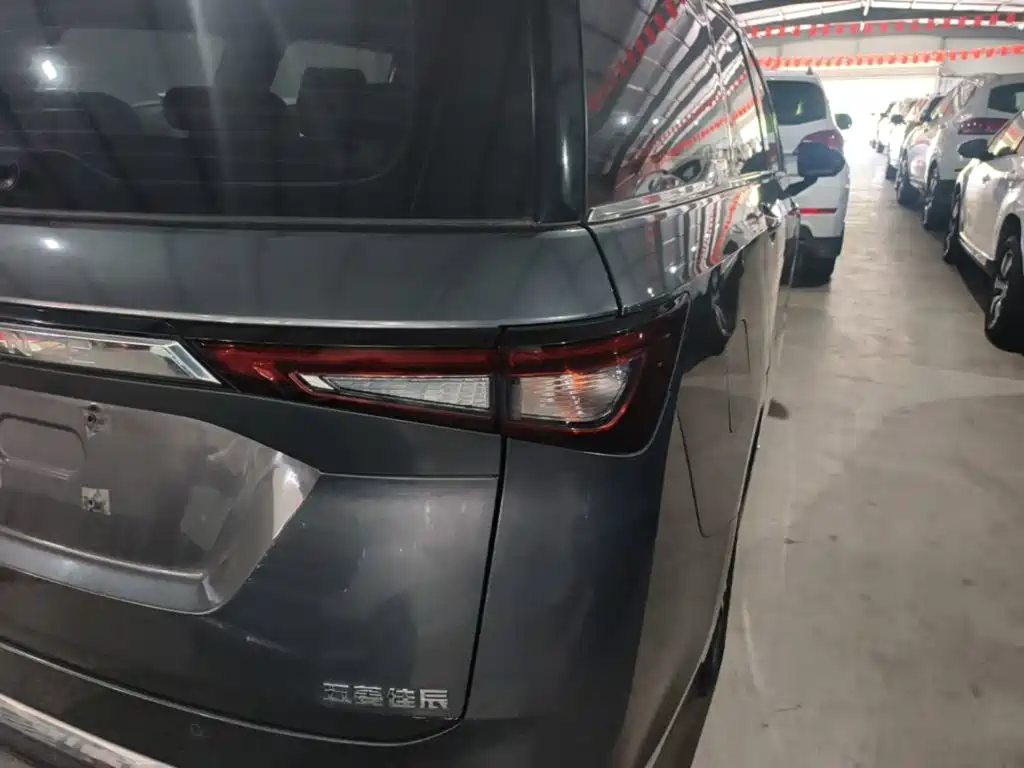 Wuling Jiachen — миниатюра 8