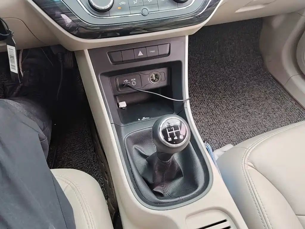 Roewe 360 — миниатюра 14