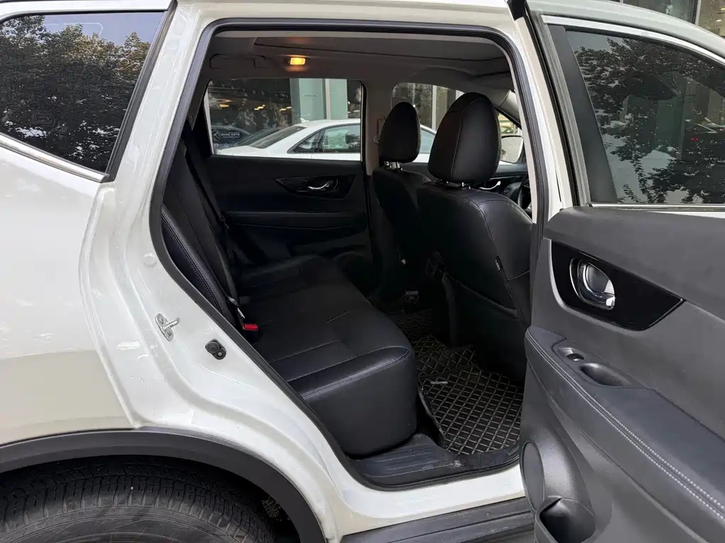 Nissan X-Trail — миниатюра 10